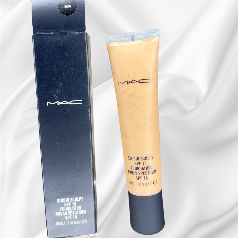 MAC COSMETICS STUDIO FOUNDATION 1.3 OZ NC40 MAC COSMETICS/STUDIO SCULPT SPF 15 F
